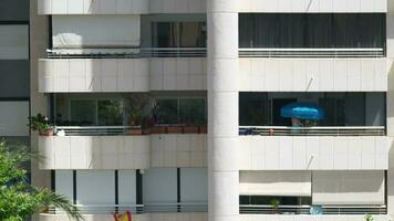 appartamento bloccare esterno con balconi video