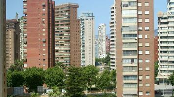 paysage urbain avec gratte-ciel Résidentiel bâtiments video