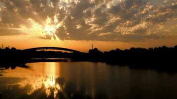 zonsopkomst landschap natuur cloudscape lucht en wolken achtergrond video