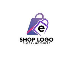 en línea tienda logo diseños modelo. ilustración vector gráfico de compras carro y tienda bolso combinación logo diseño concepto. Perfecto para comercio electrónico, venta, descuento o Tienda web elemento. empresa emblema