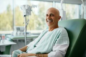 calvo maduro hombre sonriente en cáncer hospital cama . ai generado foto