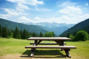 banco de picnic en las montañas foto