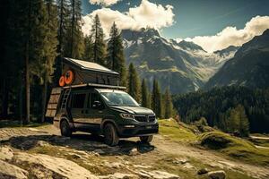 cámping en el montañas. caravana coche en el antecedentes de montañas. generativo ai foto