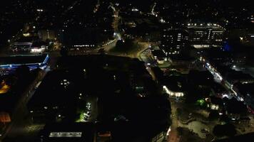 aéreo Visão do iluminado luton cidade do Inglaterra Reino Unido depois de pôr do sol durante noite do verão. imagem estava capturado com drones Câmera em set 1º, 2023 video