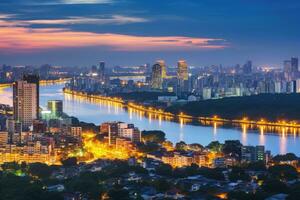 hubei wuhan verano ciudad horizonte paisaje ver a noche, aéreo horizonte ver de Hanoi. Hanoi paisaje urbano a crepúsculo, ai generado foto