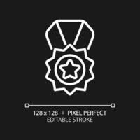 Medal pixel perfect white linear icon for dark theme. Reward for high quality service. Product rating performance. Best service. Thin line illustration. Isolated symbol for night mode. Editable stroke vector