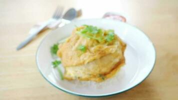 Omelet rice, super economical food popular all over the world, fried egg rice, food is easy to eat and economical. video