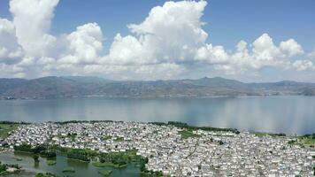 velden en dorpen in dali, Yunnan, China. video