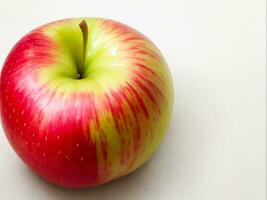 crujiente rojo manzana un Fresco estudio Disparo exhibiendo el belleza, generativo ai foto