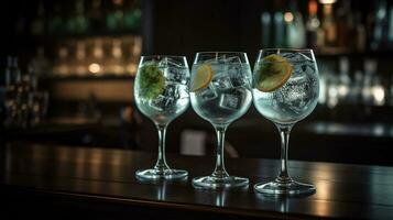 lentes de frío Ginebra tónico en mesa en bar, generativo ai foto