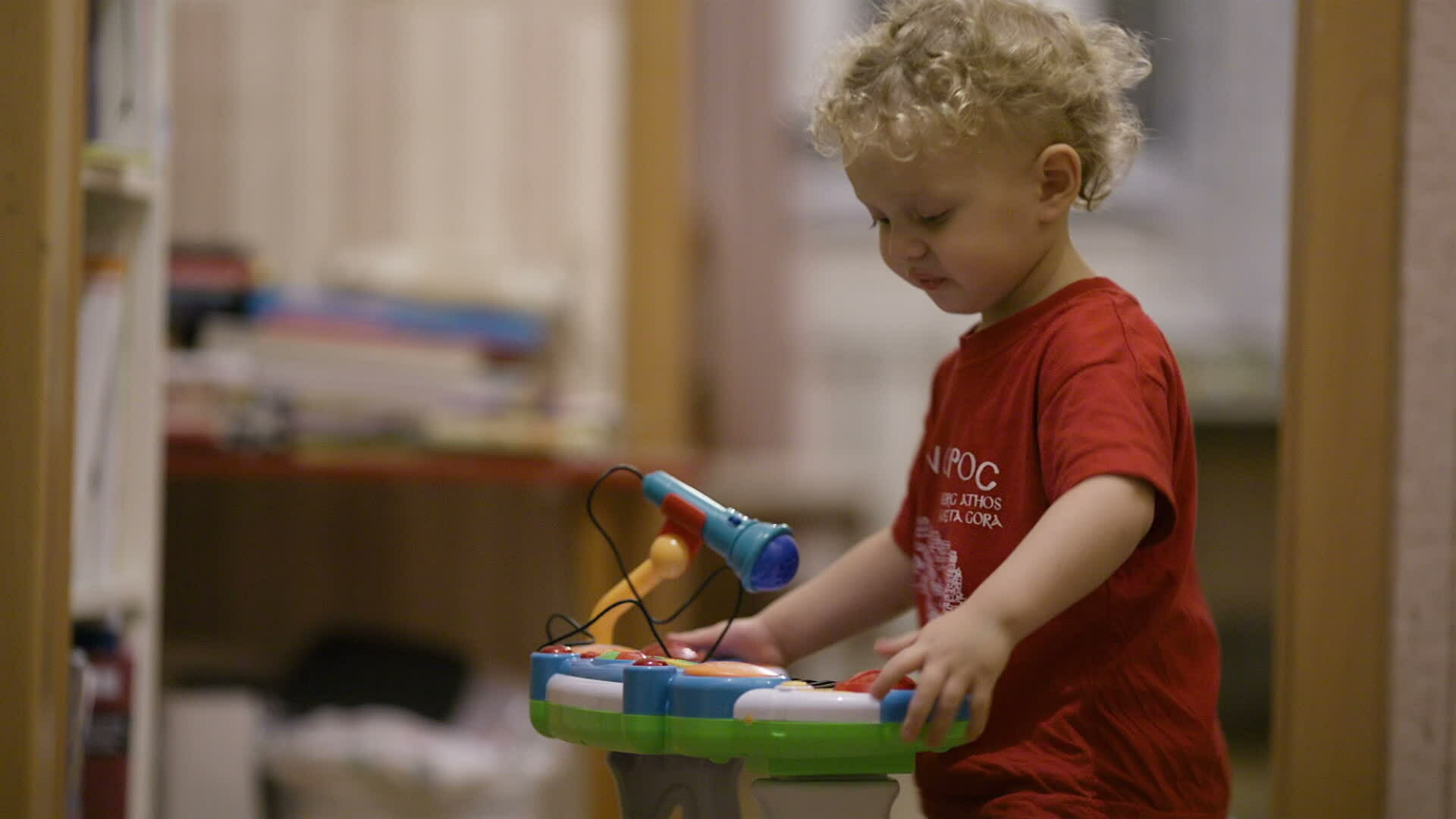 Little boy dancing 28285529 Stock Video at Vecteezy