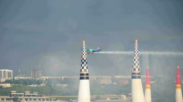 kazan, federación rusa, 16 de junio de 2019 - piloto yoshihide muroya, campeonato mundial de carreras aéreas red bull 2019, final video