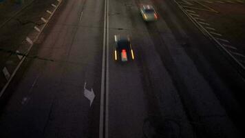 auto traffico a notte tempo periodo con panning video