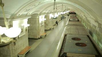 treno scappa per il tunnel video