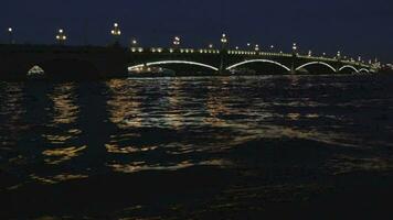 a Troitsky ponte dentro santo Petersburgo video