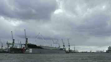 Ladung Schiff im Hamburg Hafen video