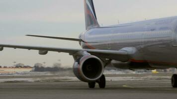 aeroflot plan trafik på sheremetyevo flygplats, moskva video