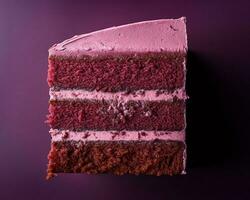 un rebanada de rojo y rosado pastel en un púrpura antecedentes generativo ai foto