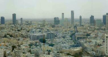 stadsgezicht van dicht bevolkt tel aviv, Israël video