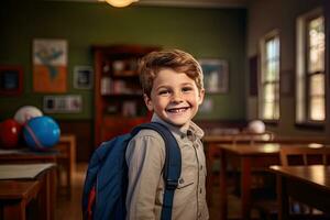 contento pequeño con mochila en salón de clases ,generativo ai foto