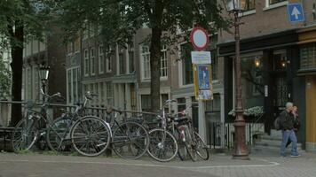 Fietsen in fietsvriendelijk stad van Amsterdam video