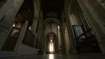 laps de temps de gens dans st Lawrence église, Rotterdam video