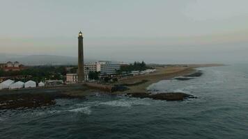 farol em vovó canaria costa, aéreo video