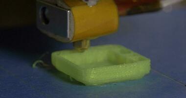 Making an object with 3D printer video