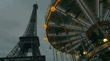 Eiffel la tour et manège video