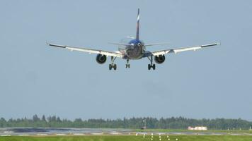 Flugzeug Landung auf Runway video