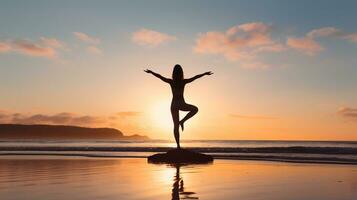 joven mujer practicando yoga en un playa a amanecer con un claro cielo para amplio Copiar espacio ai generativo foto