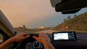 dirigindo uma carro dentro Espanha video