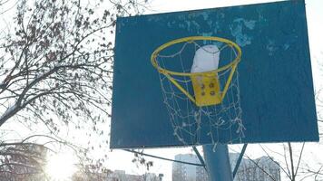 oud basketbal bord video
