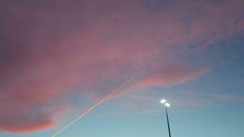 vliegtuig met spoor lijn lucht video