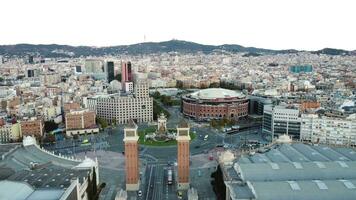 en volant plus de Barcelone avec Espagne carré et Résidentiel quarts video