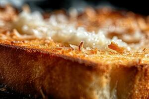 Coco tostada, macro Disparo de un Fresco desayuno con goteo Miel, ai generado foto