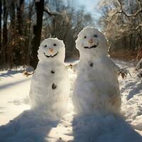 muñecos de nieve en el bosque. ai generado. foto