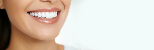 mujer sonriente boca con blanco dientes en blanco. ai generado. foto