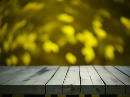 de madera mesa y difuminar tropical amarillo color fondo, producto monitor montaje. alto calidad foto 8k fhd ai generado