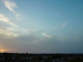 Most Beautiful View of Sky and Dramatic Clouds over Luton City of England UK During Sunset. photo