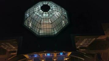 Akademie von Aquarell und fein Kunst im Moskau beim Nacht, Antenne video