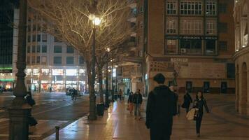 natt stadsbild av valencia med xativa gata och torg de toros, Spanien video