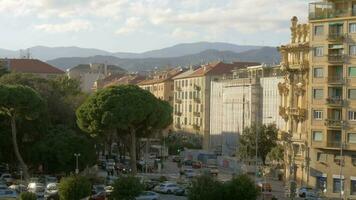 savona paisaje urbano en brillante luz de sol, Italia video