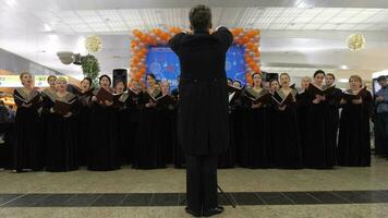 Vokal Performance von Russisch Chor beim Moskau Flughafen video