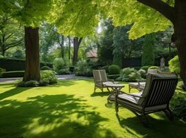 un elegante jardín a relajarse en el verano foto
