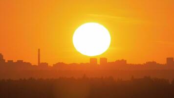 golden Sonnenuntergang im das Stadt video