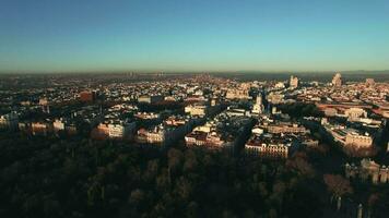 antenn stadsbild av madrid i vinter- morgon, Spanien video