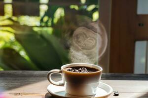 ai generado de cerca ver de un taza de Fresco caliente latté café en el de madera mesa en el Mañana. foto