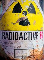 contenedor de acero de material radiactivo foto