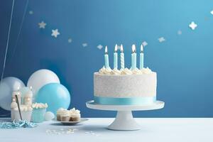cumpleaños pastel con velas y dulces en blanco mesa cerca azul pared. generativo ai foto